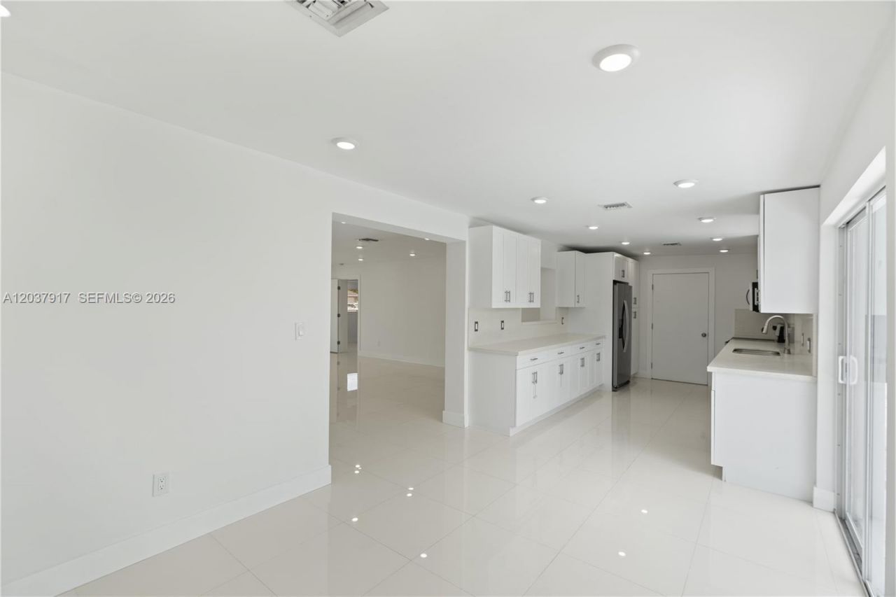 10501 SW 53rd St , Miami, FL 33165 Photo