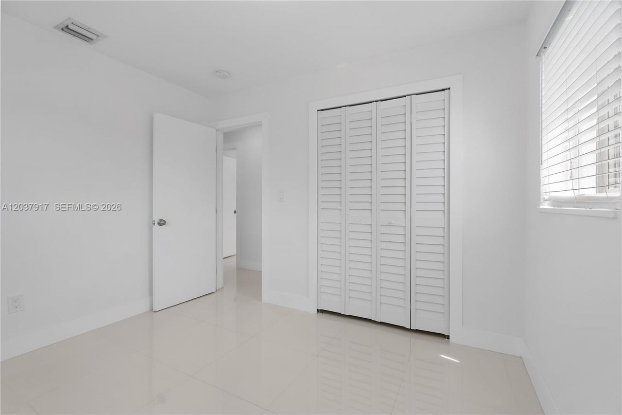 10501 SW 53rd St , Miami, FL 33165 Photo