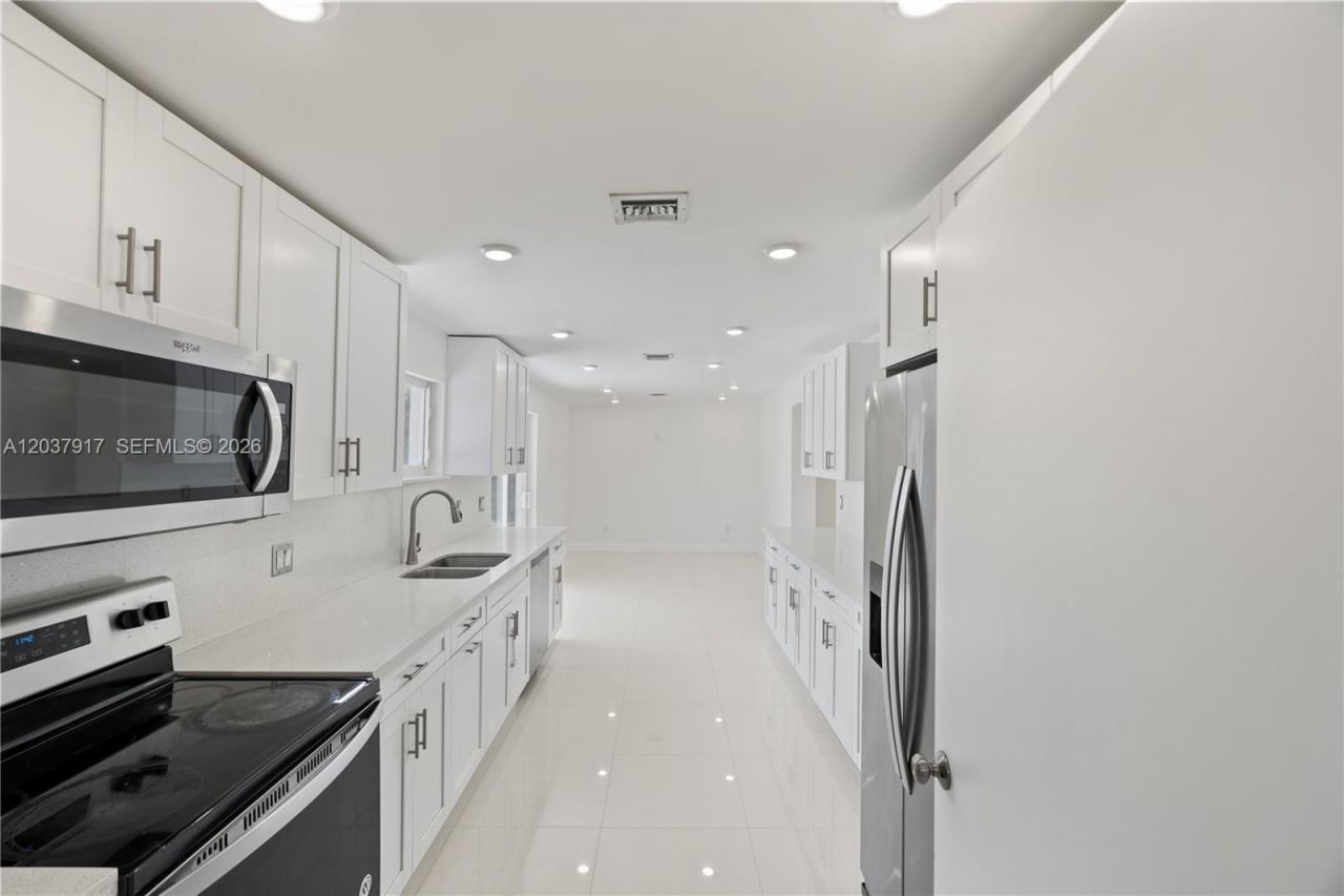 10501 SW 53rd St , Miami, FL 33165 Photo