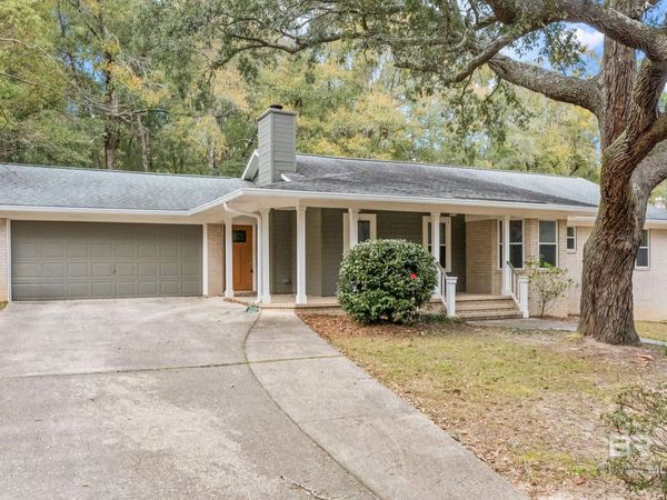 9 Pope Court, Fairhope, AL 36532