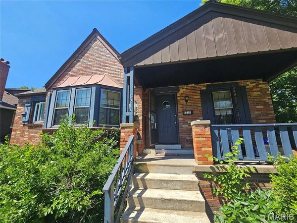 8211 Madison Avenue , St Louis, MO 63114