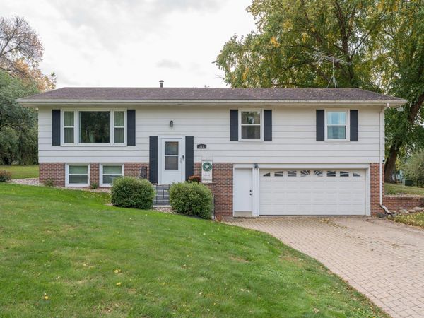 212 Regency Road, Le Sueur, MN 56058