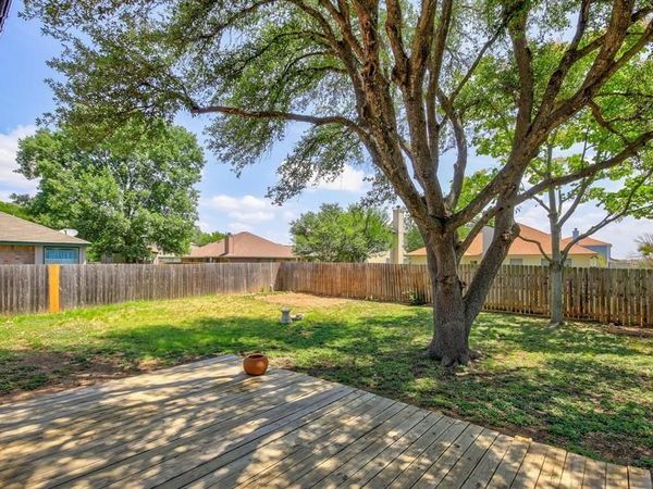 502 Eaglecreek DR, Leander, TX 78641