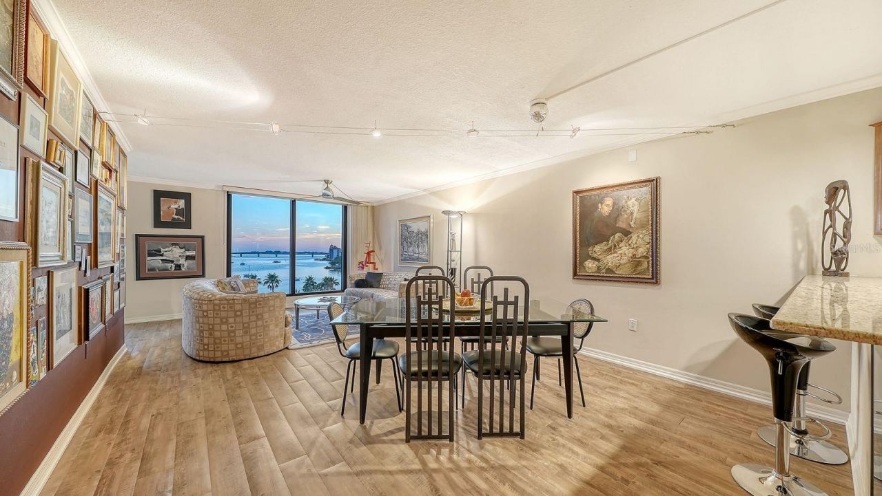 707 S Gulfstream Avenue , Unit 705, Sarasota, FL 34236 Photo