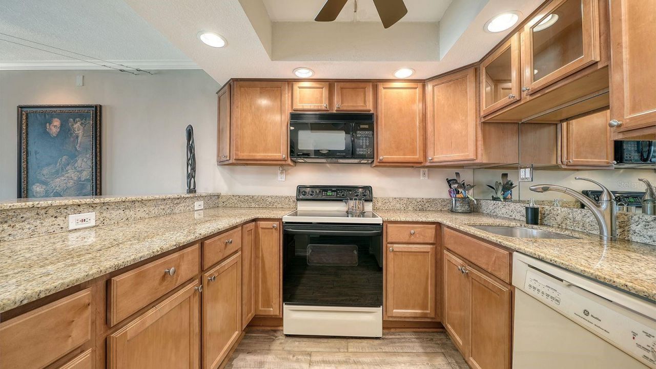 707 S Gulfstream Avenue , Unit 705, Sarasota, FL 34236 Photo