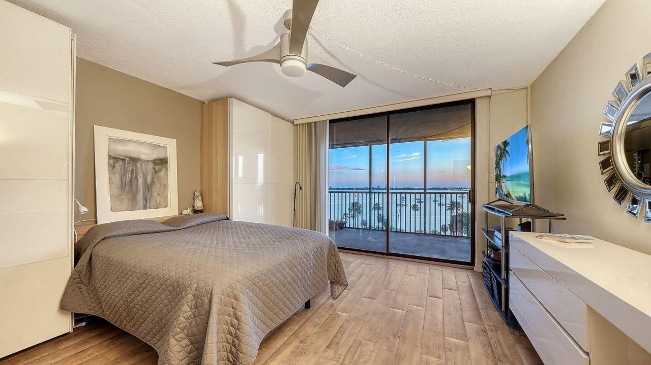 707 S Gulfstream Avenue , Unit 705, Sarasota, FL 34236 Photo