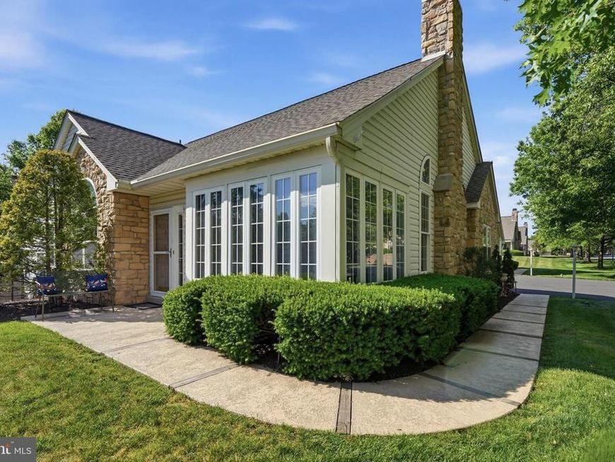 185 Lions Gate Circle, Souderton, PA 18964 Main Photo