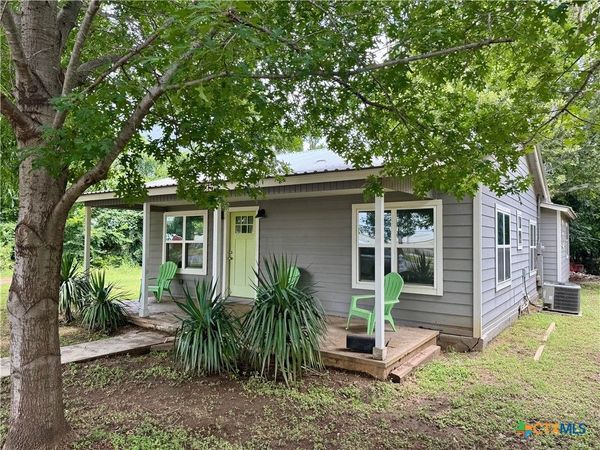 708 Sheffield Avenue , Llano, TX 78643