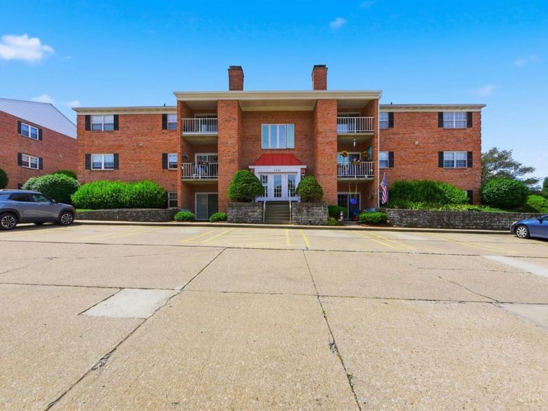 5346 Werk Road, Unit D1, Cincinnati, OH 45248 Photo 2