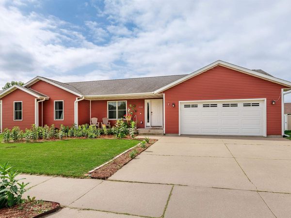 1118 Newport Lane, Holmen, WI 54636