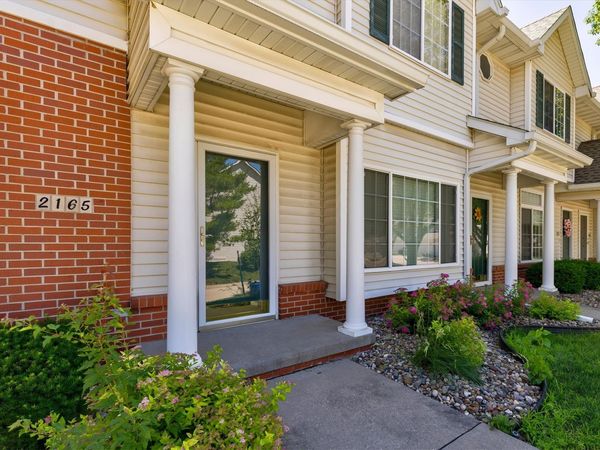 2165 Ridgeview Circle , Clive, IA 50325