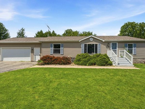 643 S MILL STREET, Hortonville, WI 54944