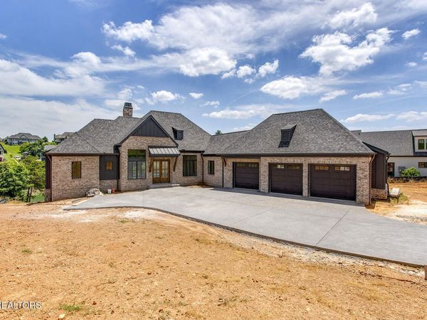 205 Admiral Court, Lenoir City, TN 37772