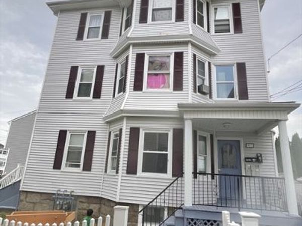 953 Globe St, Fall River, MA 02724