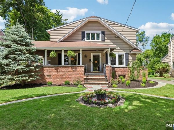 29 Fairlawn Street, Ho-Ho-Kus, NJ 07423