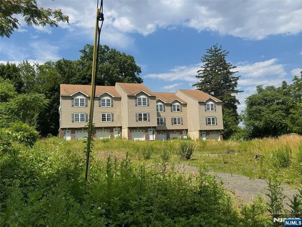 66-68 Newton Place C0017, Unit C0017, IRVINGTON, NJ 07111