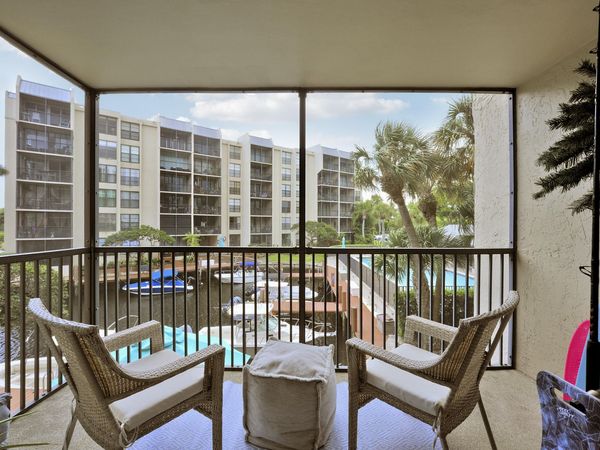 20 Royal Palm Way, Unit 204, Boca Raton, FL 33432