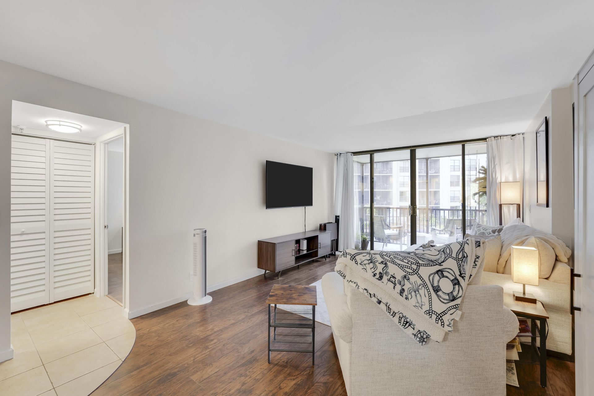 20 Royal Palm Way, Unit 204, Boca Raton, FL 33432 Photo