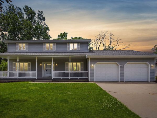 800 Tanglewood Drive, Manchester, IA 52057