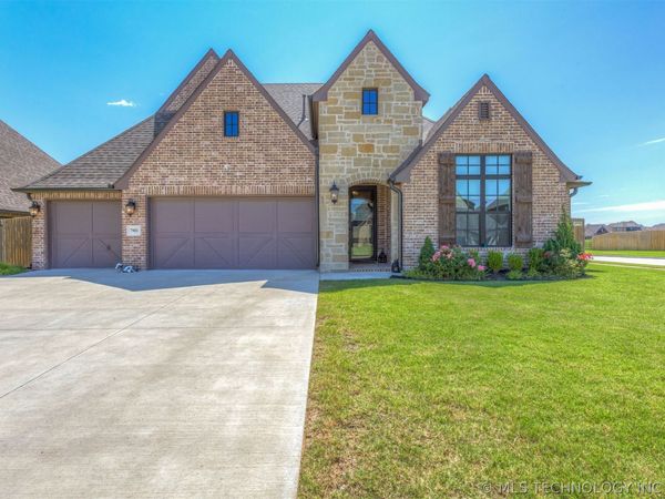 7901 N 147th East Avenue , Owasso, OK 74055