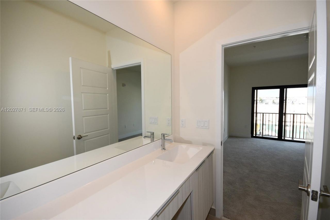 4700 NW 84th Ave, Unit 18, Doral, FL 33166 Photo