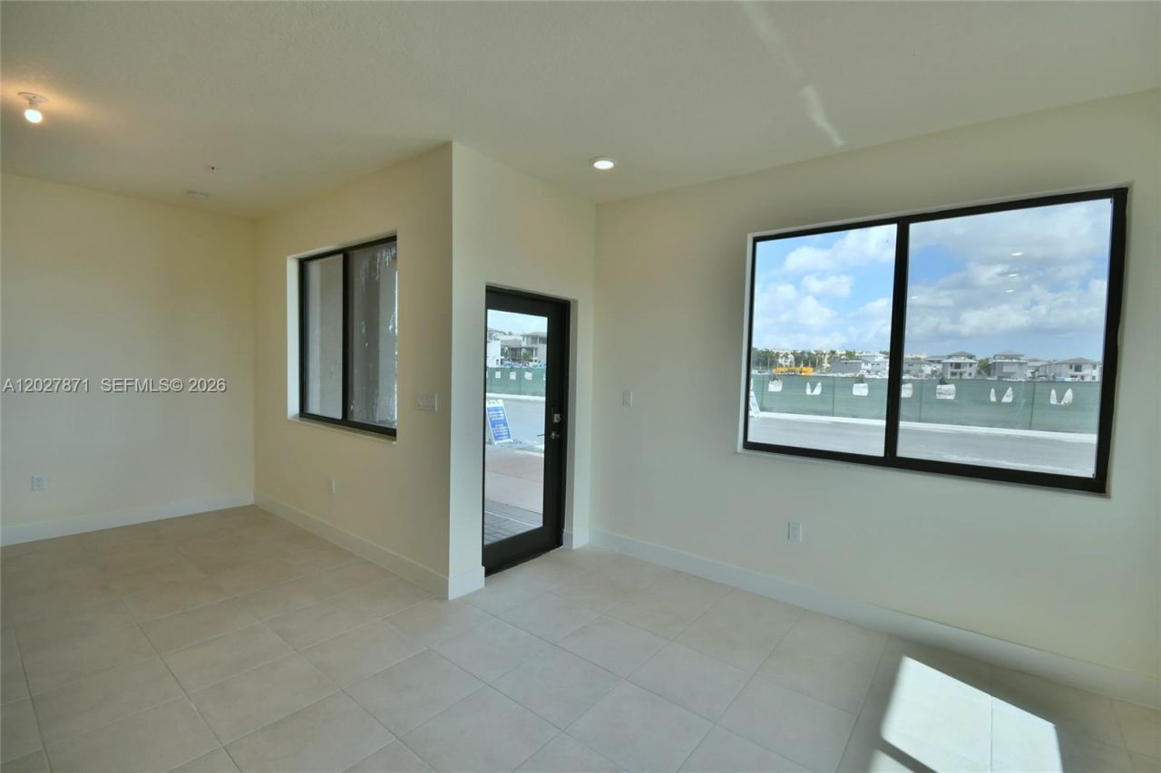 4700 NW 84th Ave, Unit 18, Doral, FL 33166 Photo