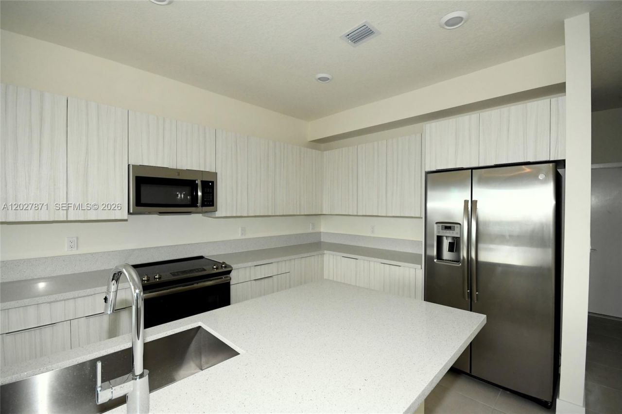 4700 NW 84th Ave, Unit 18, Doral, FL 33166 Photo
