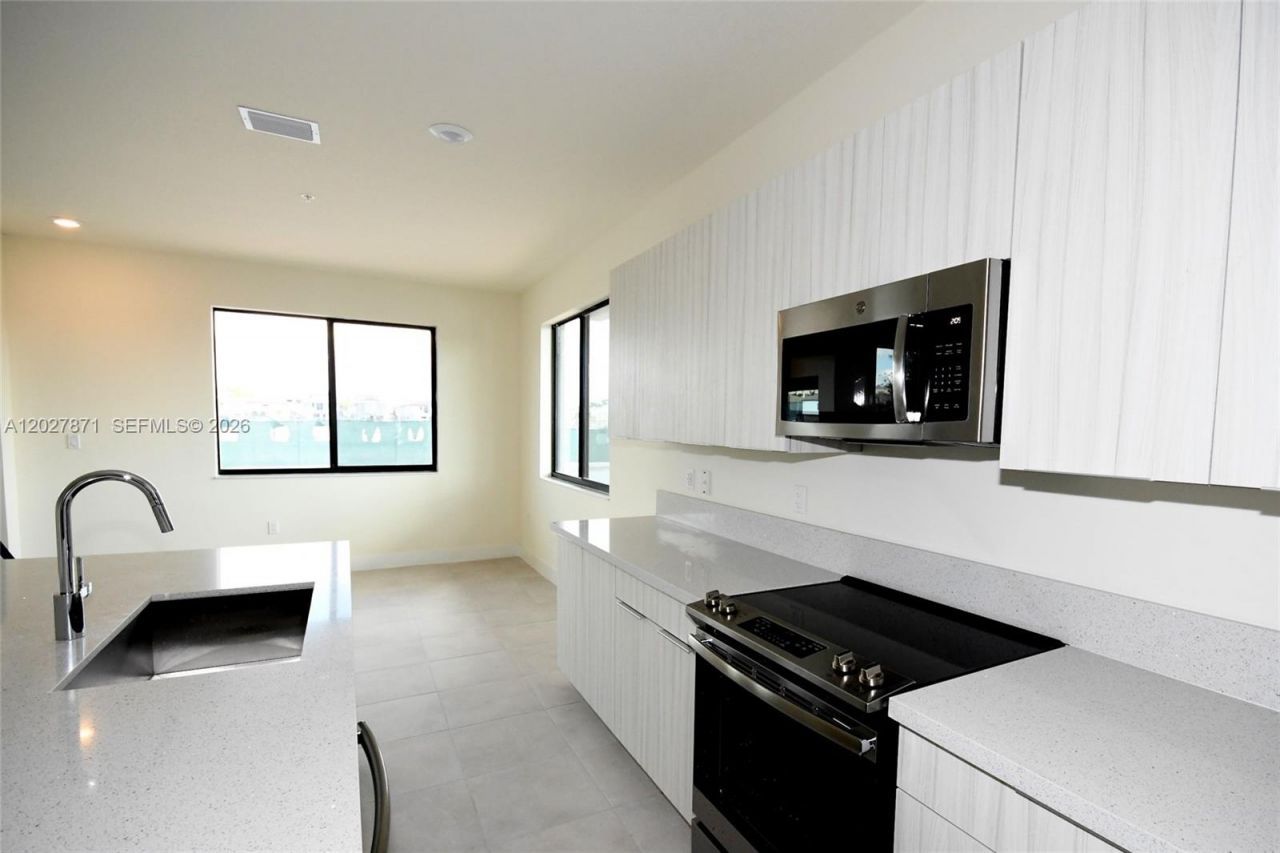 4700 NW 84th Ave, Unit 18, Doral, FL 33166 Photo