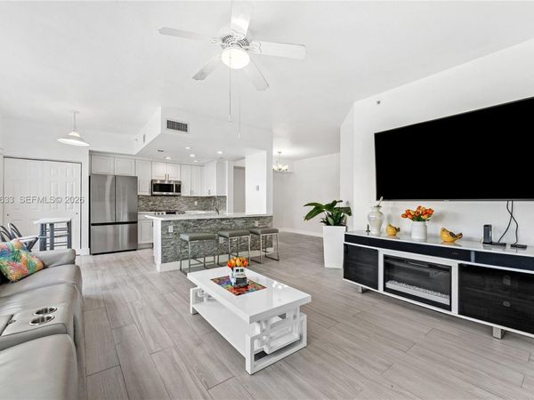 7715 Yardley Dr , Unit 303, Tamarac, FL 33321