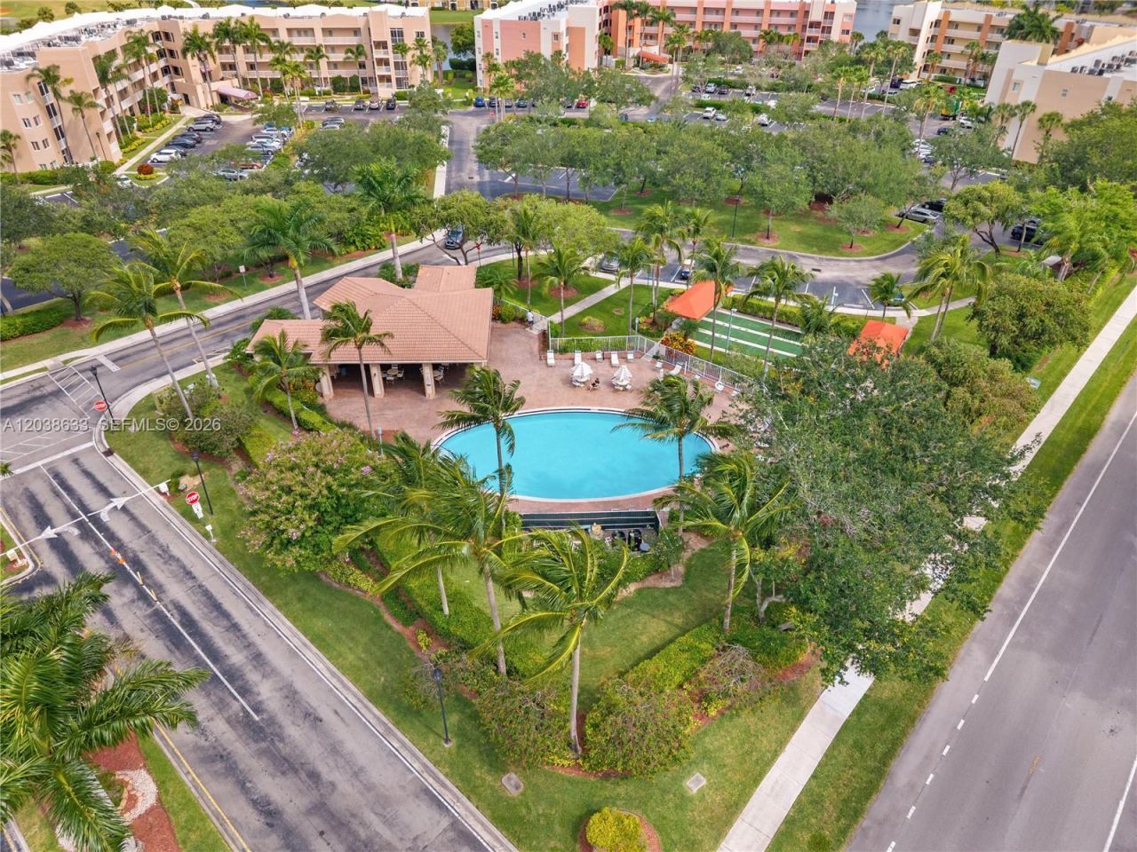 7715 Yardley Dr, Unit 303, Tamarac, FL 33321 Photo