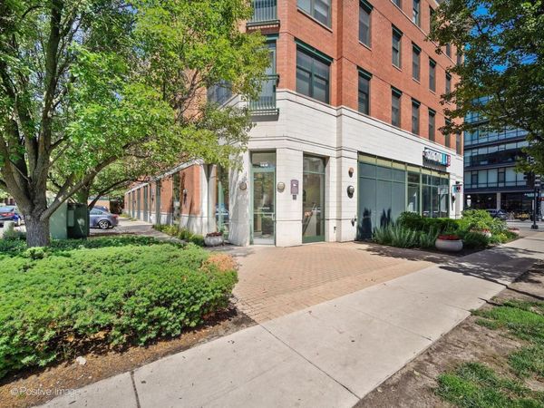125 N Euclid Avenue , Unit 204, Oak Park, IL 60301