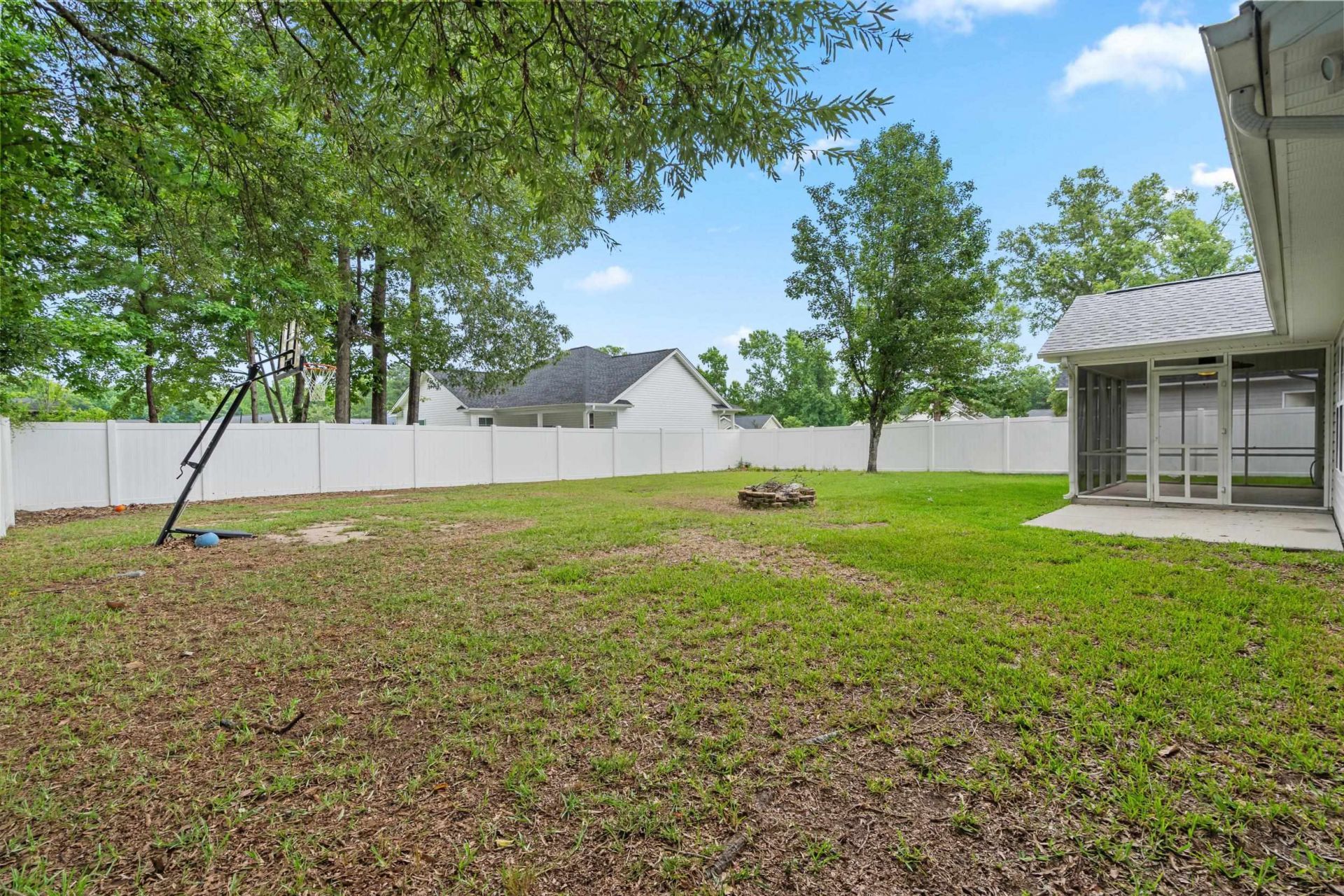 2216 Kirkland Dr. Photo 10