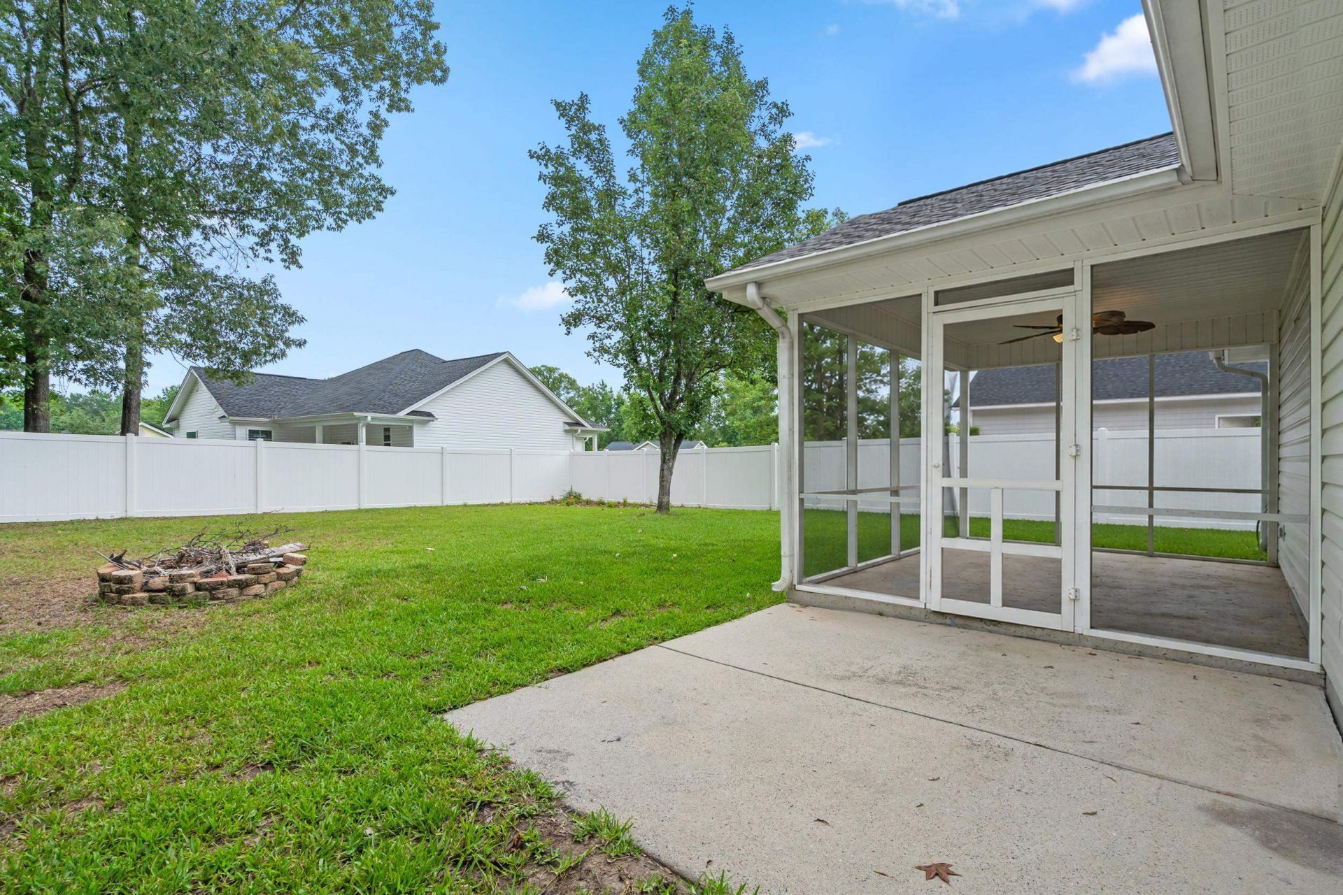 2216 Kirkland Dr. Photo 11