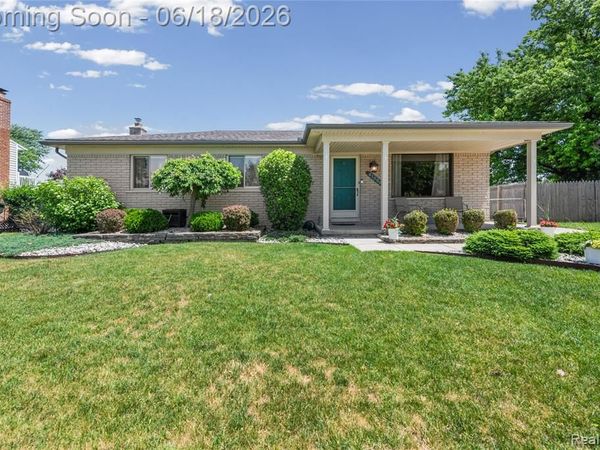41594 Harvard Drive, Sterling Heights, MI 48313