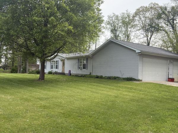 68097 Suzanne Drive, Edwardsburg, MI 49112