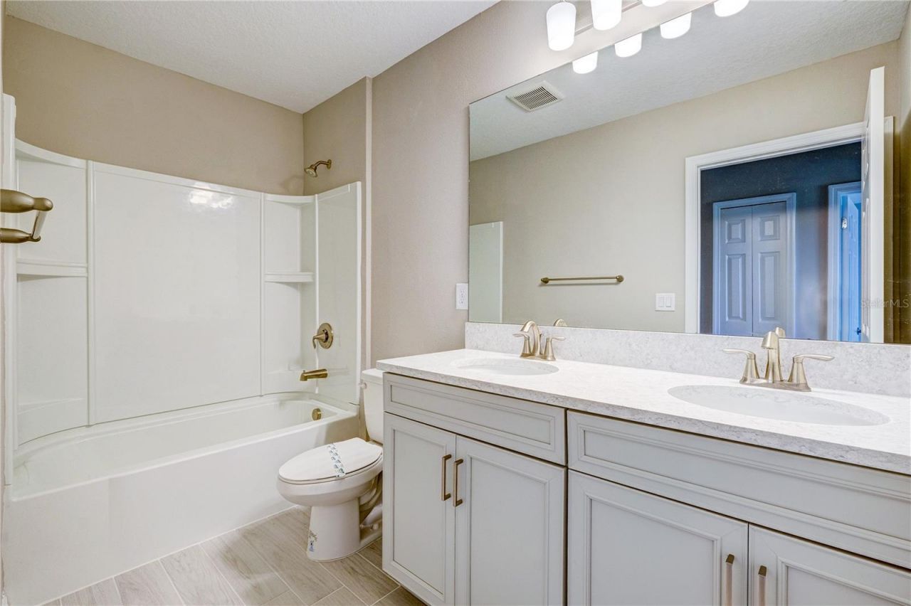 5512 Tripoli Drive , Palmetto, FL 34221 Photo