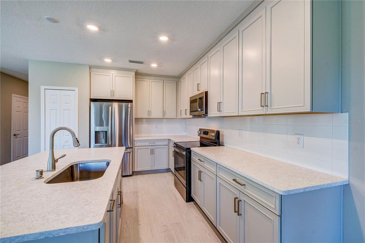 5512 Tripoli Drive , Palmetto, FL 34221 Photo
