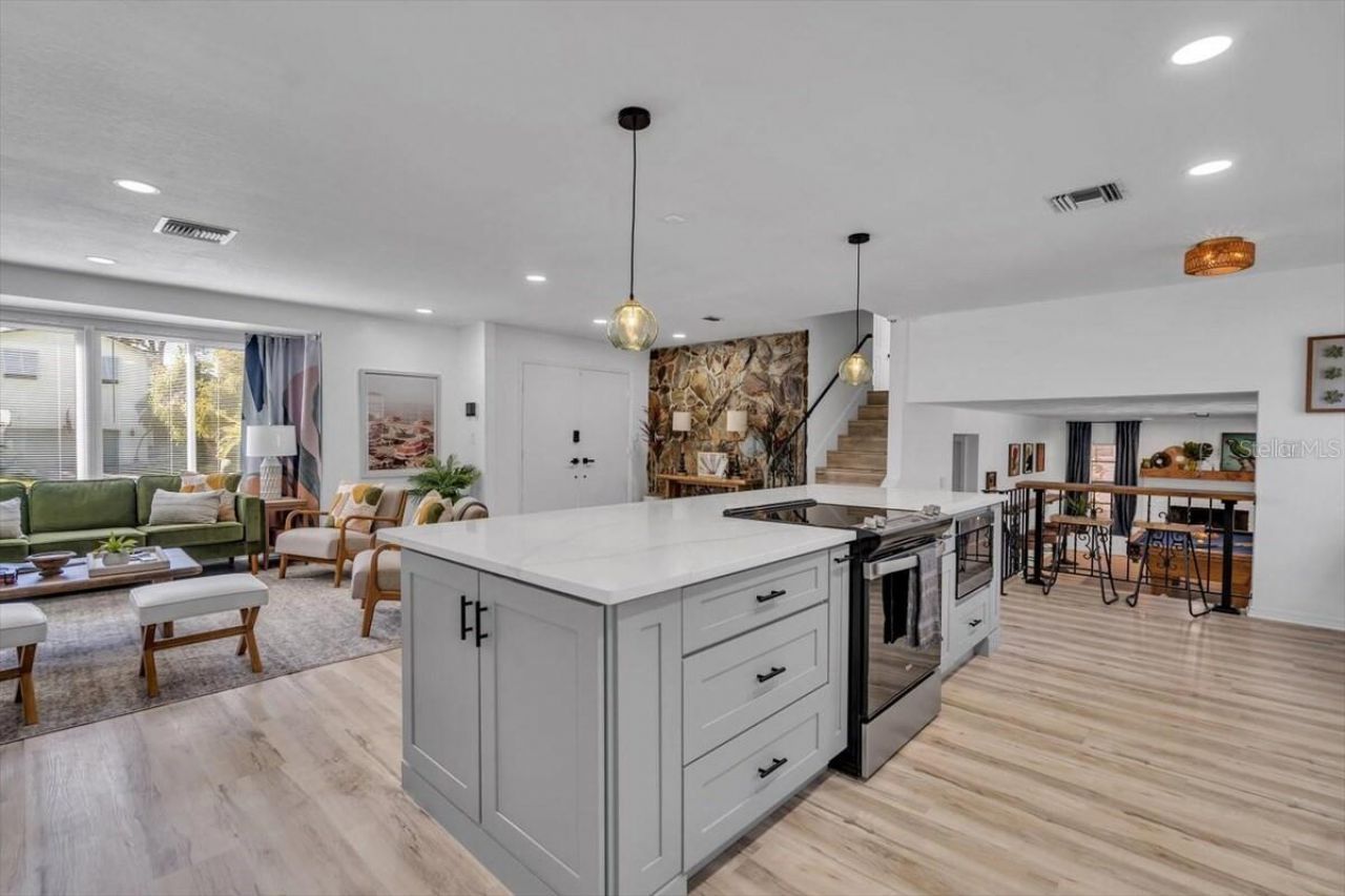14389 83rd Place, Seminole, FL 33776 Photo