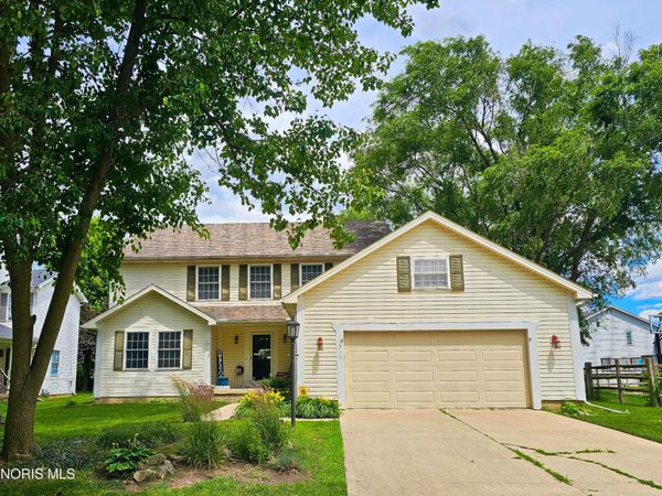 1315 Mary Lou Court, Perrysburg, OH 43551