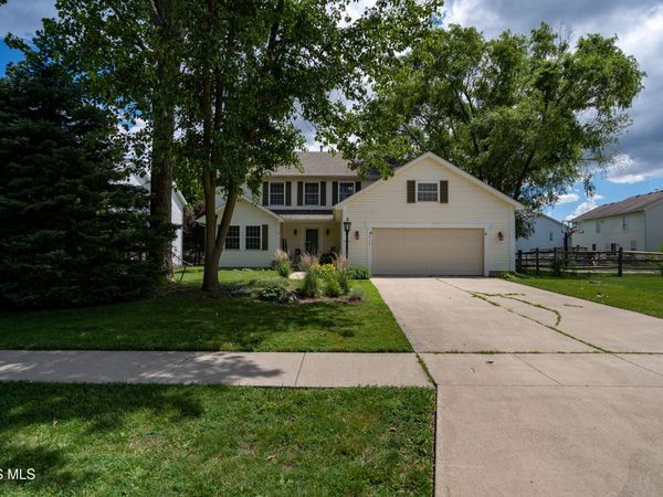 1315 Mary Lou Court, Perrysburg, OH 43551
