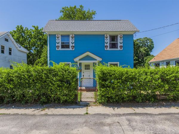 337 Hamilton Avenue , Riverhead, NY 11901