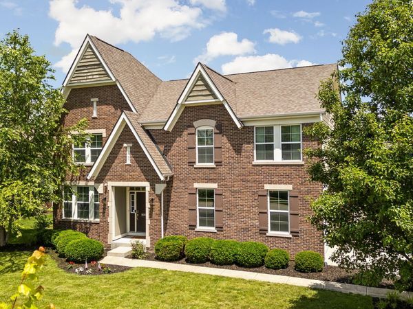 9204 Brookstone Place , Zionsville, IN 46077