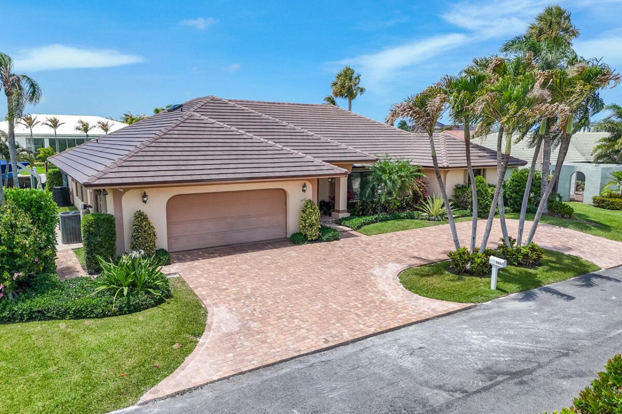 9067 SE Star Island Way, Hobe Sound, FL 33455 Photo