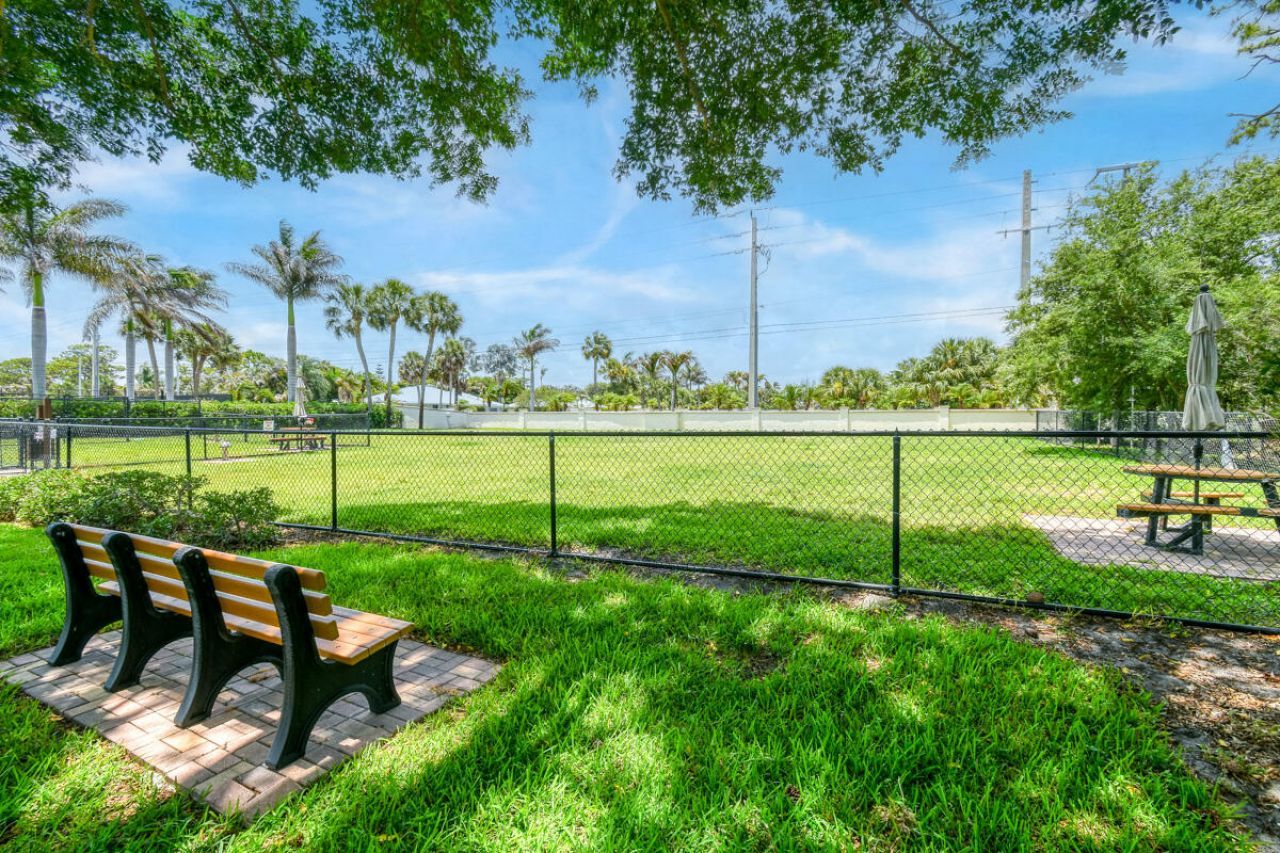 9067 SE Star Island Way, Hobe Sound, FL 33455 Photo