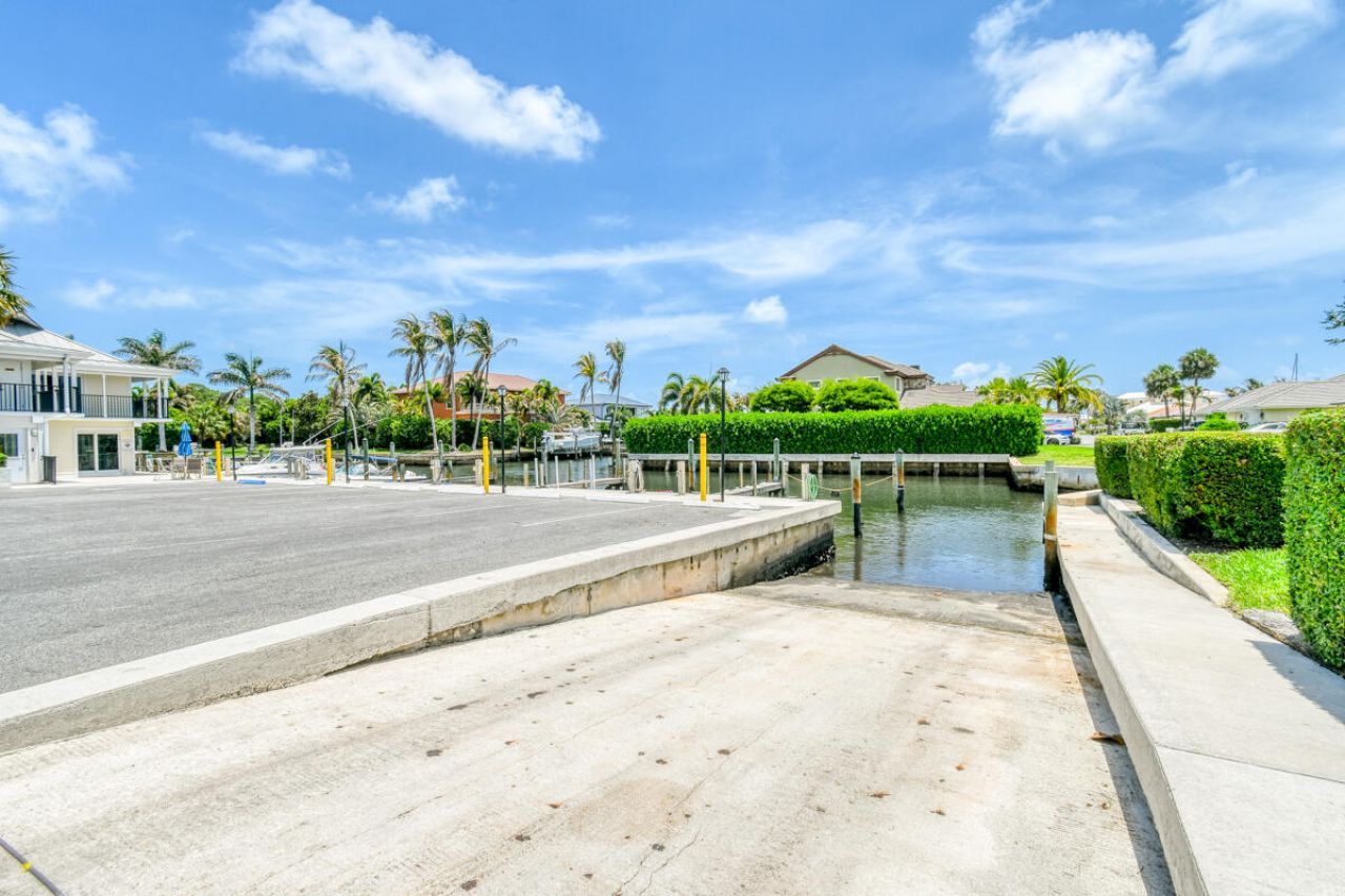 9067 SE Star Island Way, Hobe Sound, FL 33455 Photo