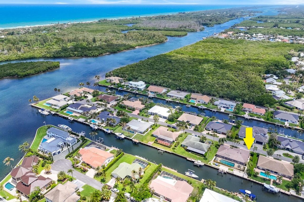 9067 SE Star Island Way, Hobe Sound, FL 33455 Photo