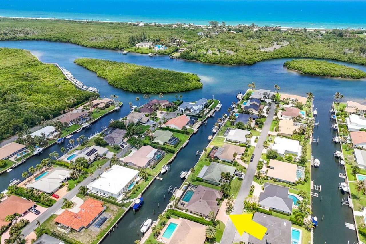 9067 SE Star Island Way, Hobe Sound, FL 33455 Photo