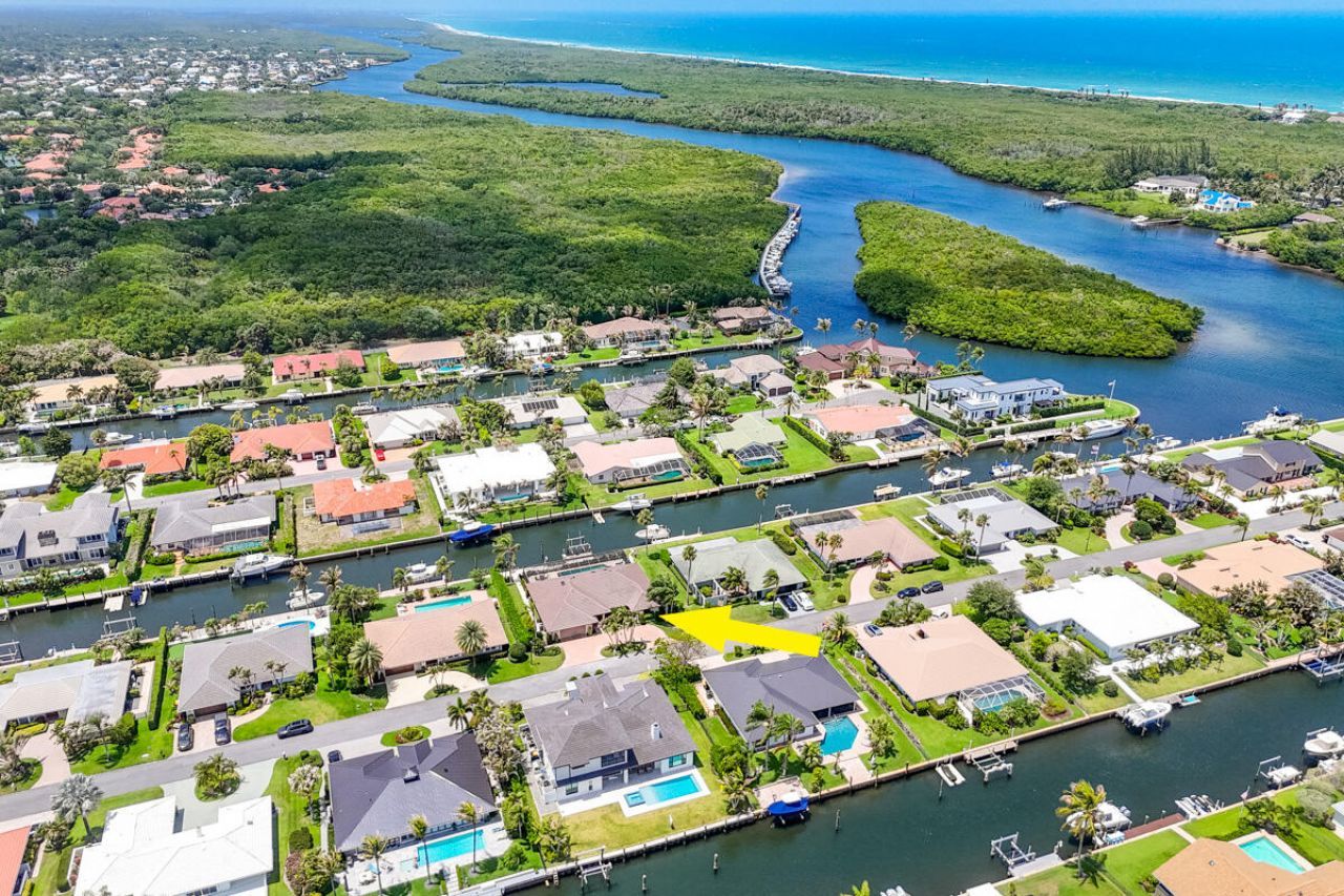 9067 SE Star Island Way, Hobe Sound, FL 33455 Photo
