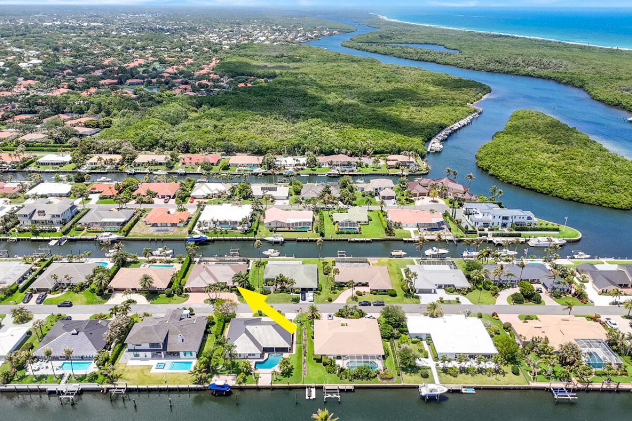 9067 SE Star Island Way, Hobe Sound, FL 33455 Photo