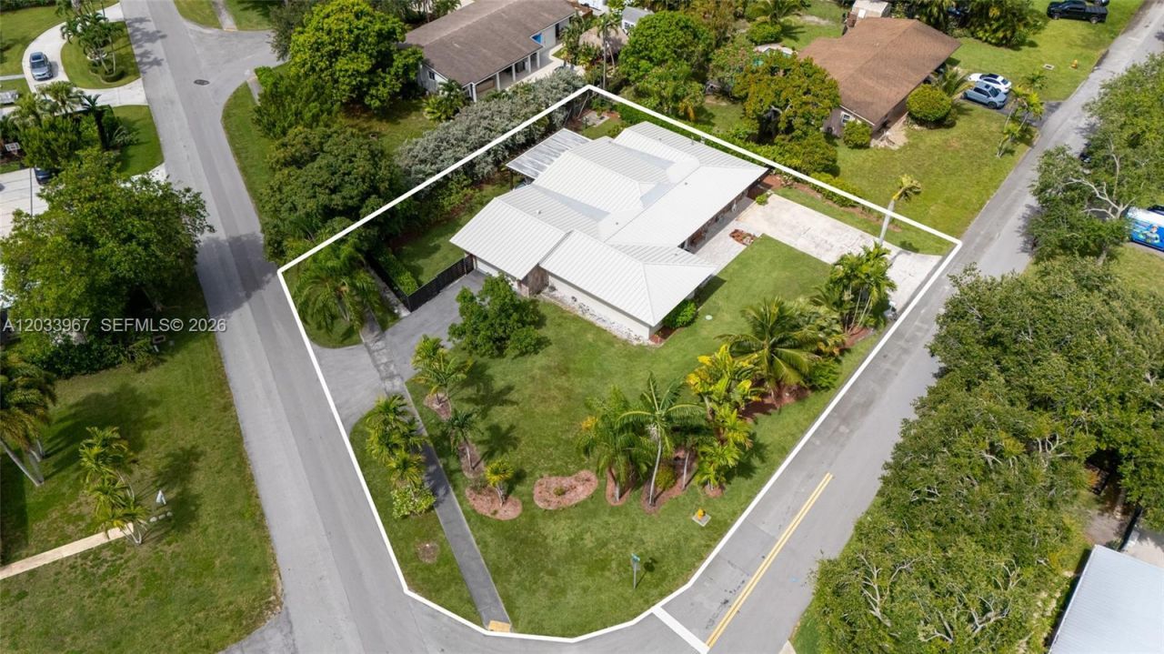 8250 SW 118th Ter , Miami, FL 33156 Photo